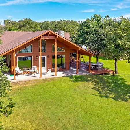 Spacious Retreat On Cedar Creek Reservoir With Dock!